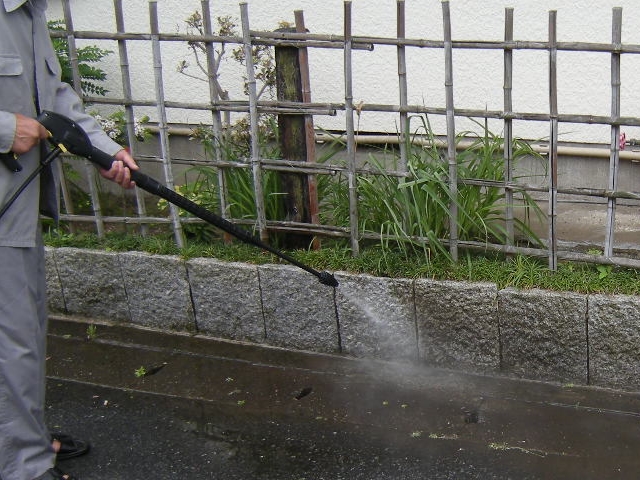 奈良県川西町 高圧洗浄 外壁 高圧洗浄機 コンクリ レンガ ブロック 車庫 玄関 門柱